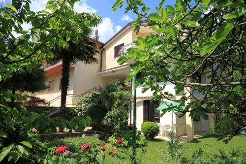 Fotografie z fotogalerie ubytování Apartments with a parking space Opric, Opatija - 2319 v destinaci Lovran