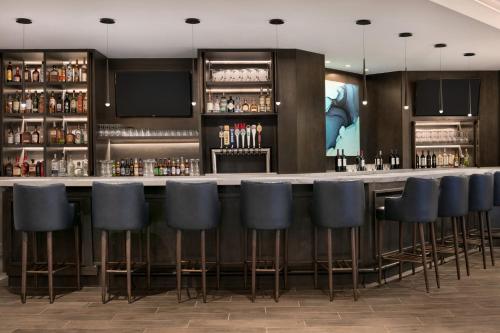 Salone o bar di Crowne Plaza Hotel Philadelphia - King of Prussia by IHG