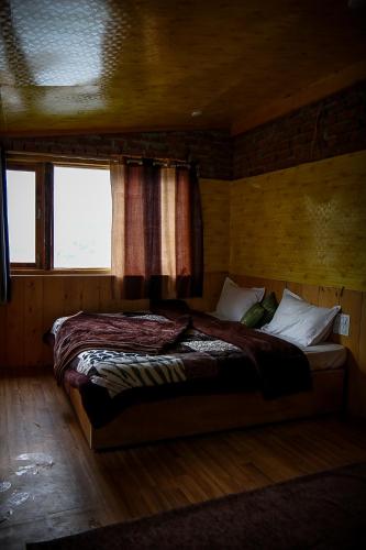Guru House – Photos 3