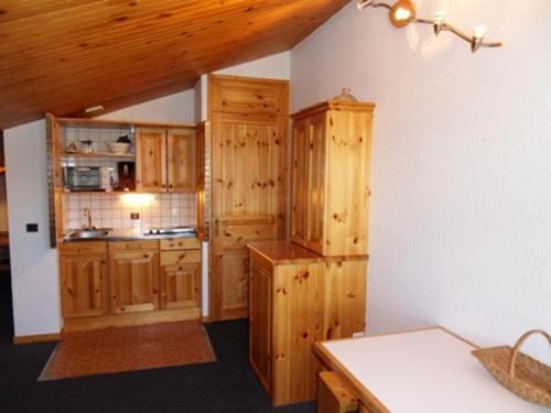 Studio fonctionnel au centre, balcon, 3/4 pers., vue pistes