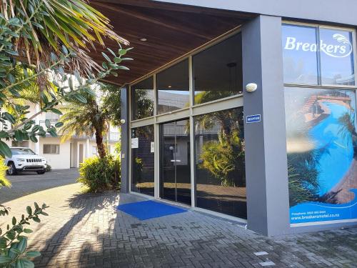 Imagen de la galería de Breakers Motel, en Whangamata