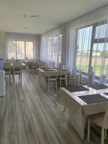 Restaurace v ubytování Bayotel