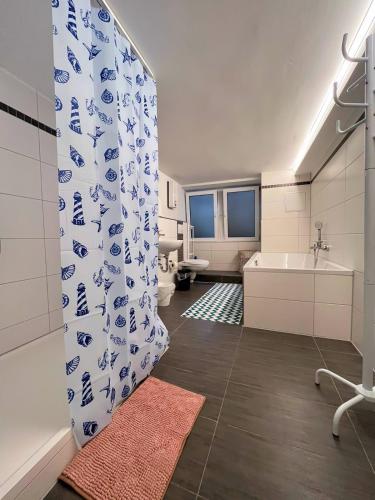 Ένα μπάνιο στο Pension Thomas Rooms