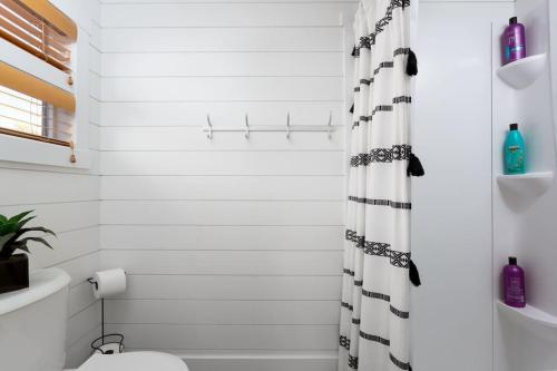 Ένα μπάνιο στο Modern Haven