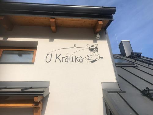 Fotografie z fotogalerie ubytování U Králíka, přízemní bezbarierové apartmány A,B,C,D - 50 metrů od vleku - přejdete v lyžácích, pod bobovou dráhou, parkování zdarma, lyžárna s vysoušeči bot, v destinaci Dolní Morava