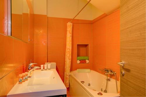 A bathroom at Villa Terra del Nonno with Sea Views & Pool