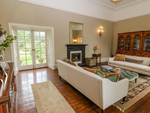 Ty Fry Manor – Photos 3