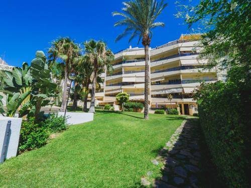 Cubo's Urban Brigitte Torremolinos & Parking