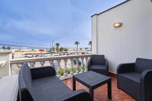 A balcony or terrace at WELCS APARTAMENTO 020 EMP en la Playa