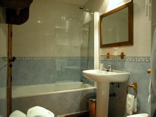 Ванная комната в Casas rurales Valle de El Paular