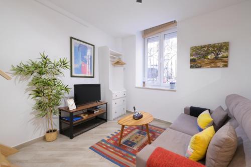 Malasaña 51, new, center, quite, parking on request