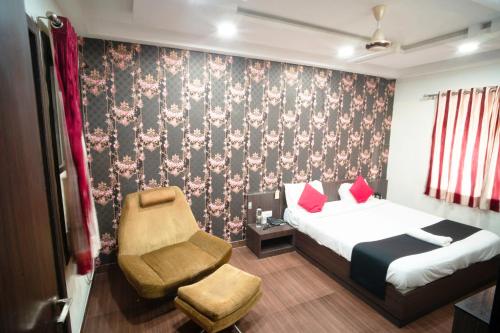 Letto o letti in una camera di Hotel Flowers Inn