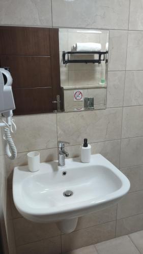 Black Iris Hotel IIにあるバスルーム