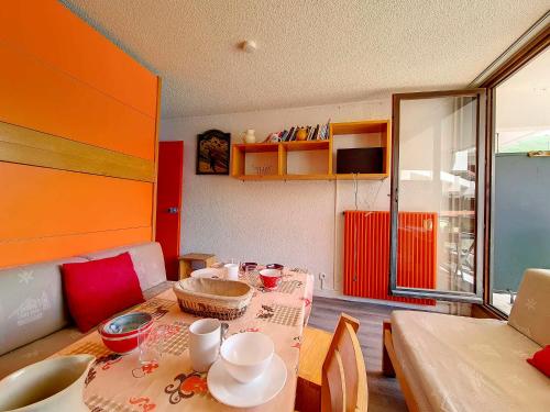 Jadalnia w apartamencie