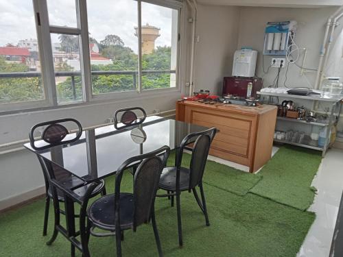 Kuchyň nebo kuchyňský kout v ubytování Minimal Poshtel