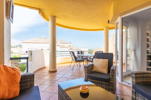 Great views, large terrace & walking distance