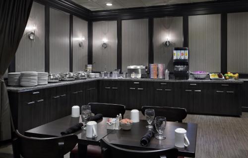 Makanan di atau berdekatan hotel