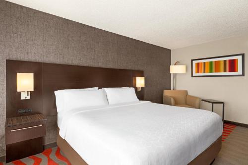Katil atau katil-katil dalam bilik di Holiday Inn Boston - Cambridge Area by IHG