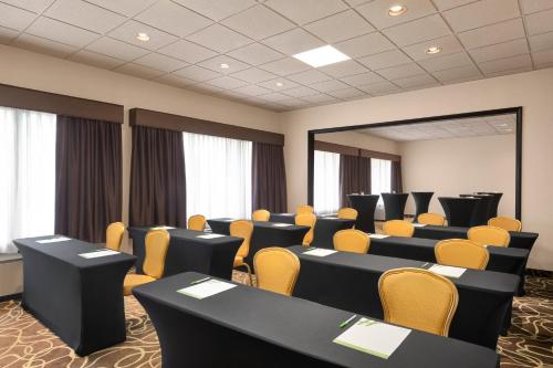 Kawasan bisnes dan/atau bilik persidangan di Holiday Inn Boston - Cambridge Area by IHG