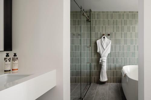 Timbri Hotel San Francisco, Curio Collection by Hilton Image