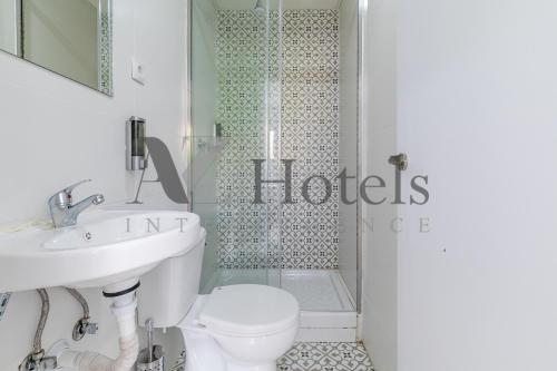 Bilik mandi di AYZ Elcano - Auto check-in property