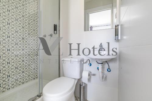 Bilik mandi di AYZ Elcano - Auto check-in property