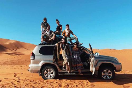 Clientes alojados en Les Pyramides Hotel Merzouga