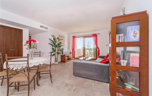 A seating area at Cozy Apartment In Torrevieja