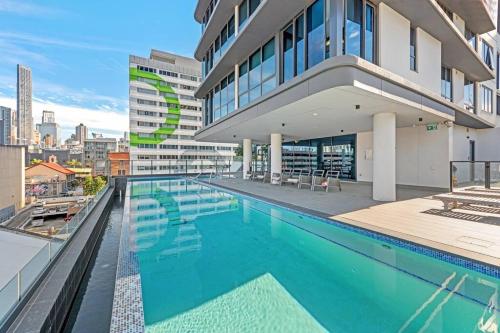 ブリスベンにあるGreat located unit/Private Balcony, Pool,Gym,Parkingのギャラリーの写真