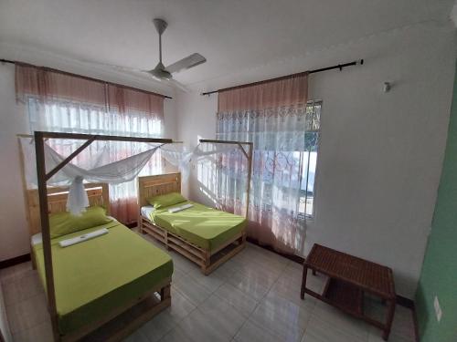 Gallery image of L&J Modern Backpackers Kigamboni Beach House in Dar es Salaam