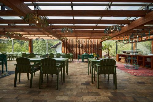 Un restaurante o sitio para comer en Pension Conacul Vanatorului