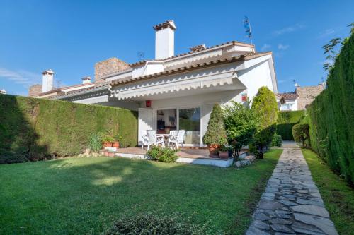 Plaça de la Sardana Casa acollidora per 8 persones a 5 minuts de la Platja Gran i del centre de Platja d'Aro