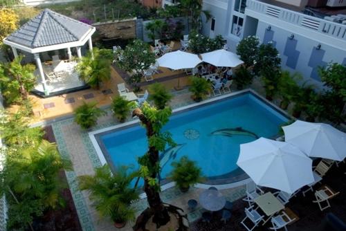 Πισίνα στο ή κοντά στο Hung Vuong Hotel