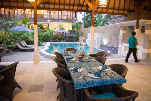 A restaurant or other place to eat at Kano Sari Ubud Villas