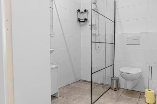 Central 2BR Apartment Bright & Spacious