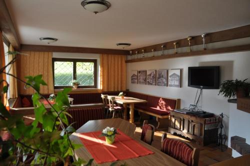 Ресторант или друго място за хранене в Jugend- und Familienhotel Venedigerhof