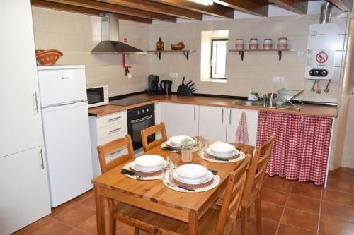 Dapur atau dapur kecil di Casa das Gémeas - Moradia rústica