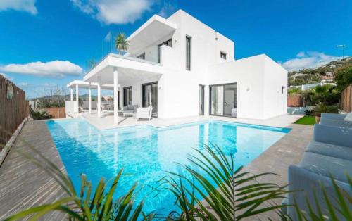 Modern Eivissa Lovers villa for families and couples