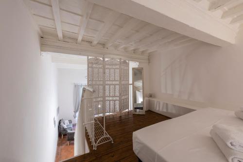 Toscanella Romantic by Mmega