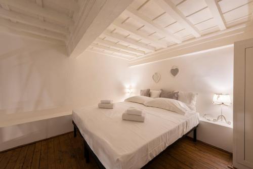 Toscanella Romantic by Mmega