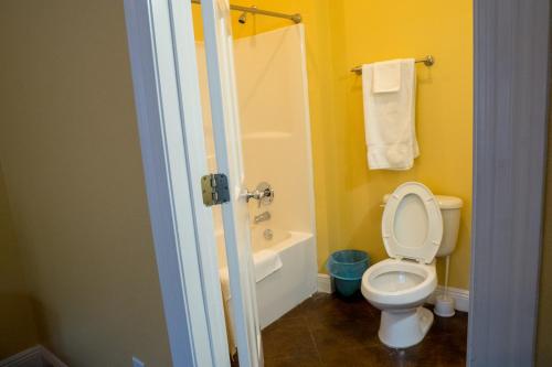 Bagno di Serene 3BR Apartment 4TVs Free Wi-Fi & Parking -E-