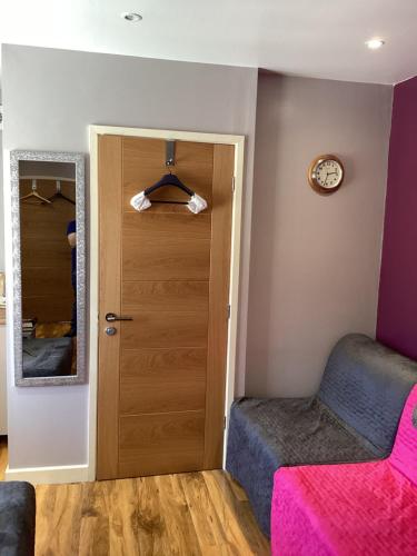 Χώρος καθιστικού στο The Anfield Apartment