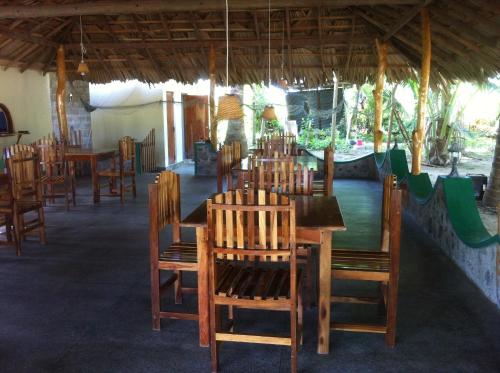 Imagen de la galería de Fishermens Lodge & Restaurant, en Ranna