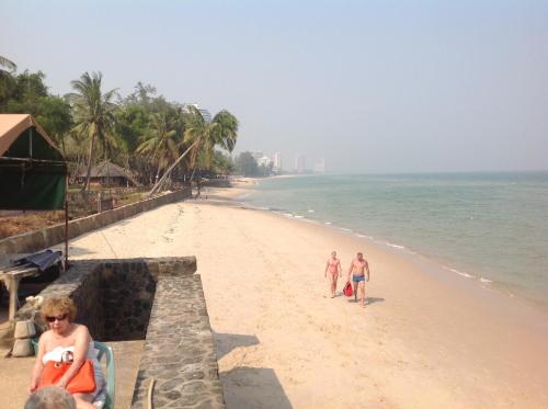 Afbeelding uit fotogalerij van Sea Breeze Guest House in Cha Am