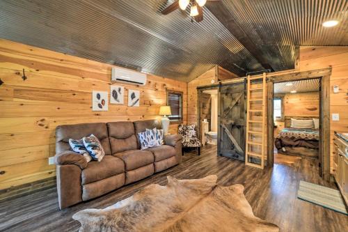 Rustic Dog-Friendly Cabin with Deck and Fire Pit! – Photos 3