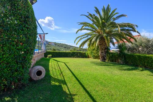 Cozy Small Smart Villa with Private Pool Mikri Mantineia Kalamata