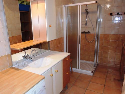a bathroom with a sink and a shower at Les Gets : Appt 10 pers skis aux pieds, balcon, parking, wifi - FR-1-598-72 in Les Gets