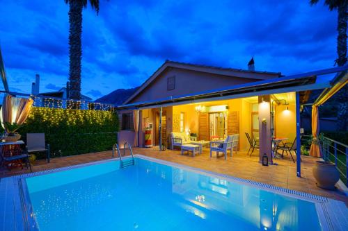 Cozy Small Smart Villa with Private Pool Mikri Mantineia Kalamata