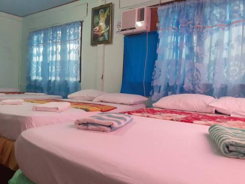 Gallery image of Knights-Apple Inn in Mambajao