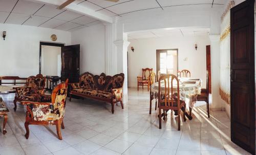 Χώρος καθιστικού στο Grand Villa Hikkaduwa